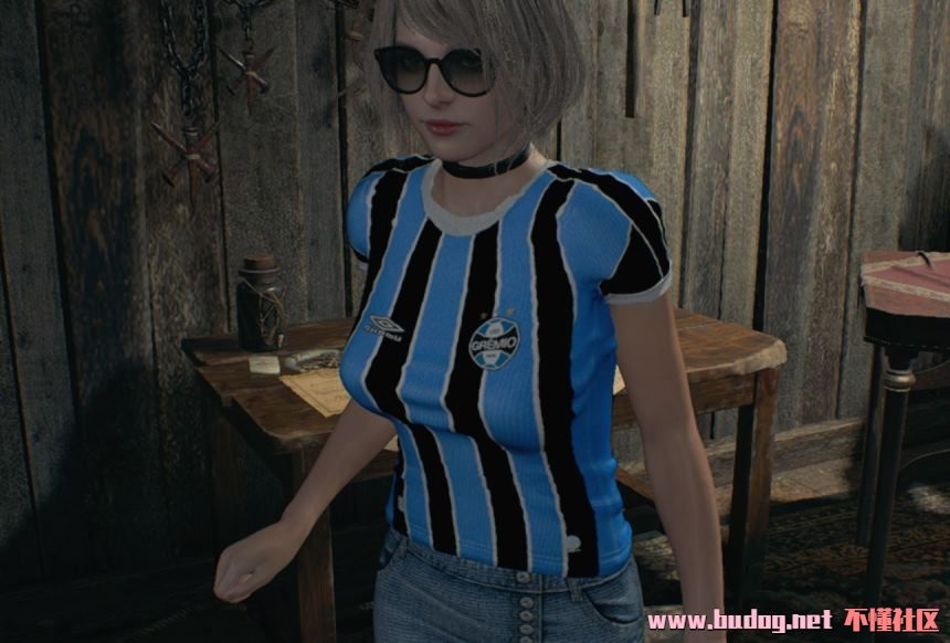 105524p0y0beax721ylmax.jpg
